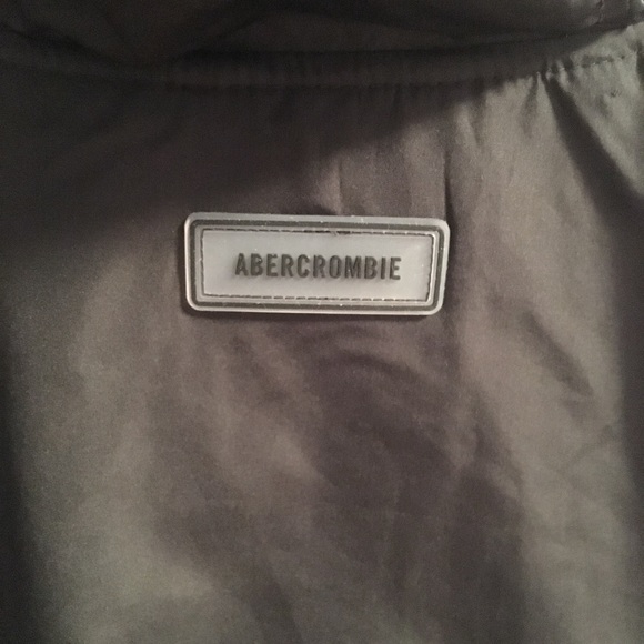 Abercrombie black windbreaker - Picture 2 of 4